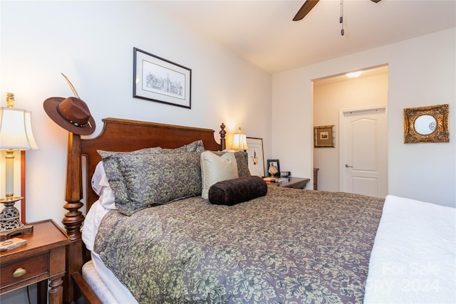 bedroom with ceiling fan