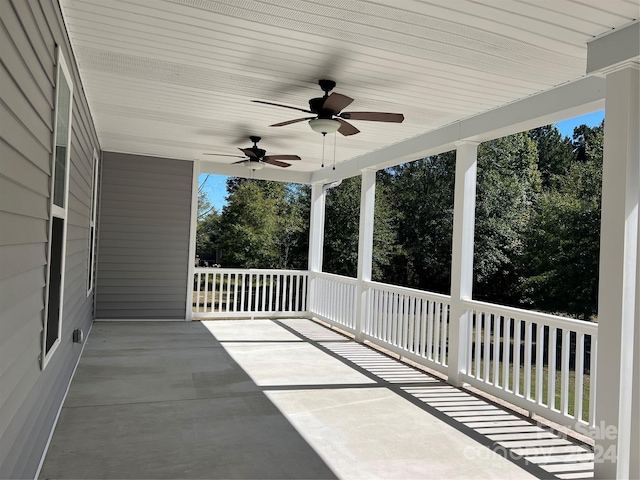 view of patio with ceiling fan and covered porch