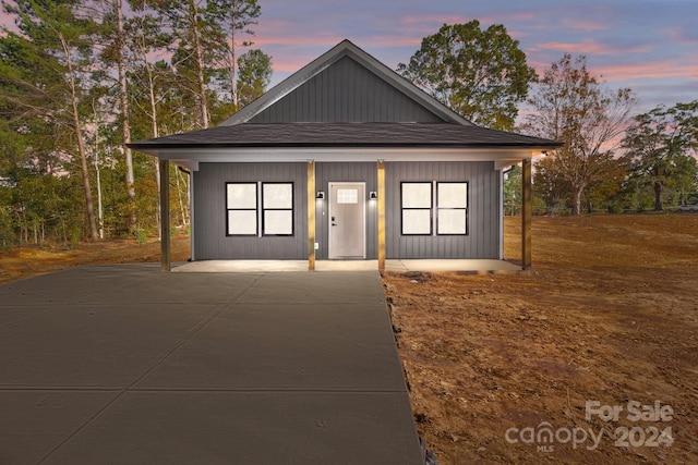 view of front of property with a porch