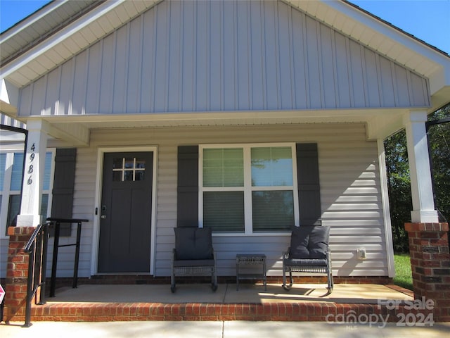 view of front of house with a porch