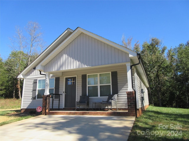 bungalow with a porch