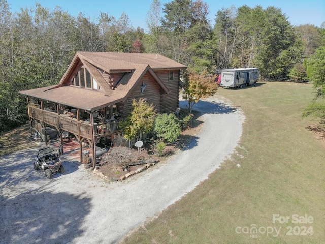 view of front of house featuring a front yard