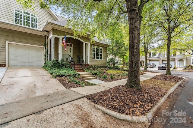 view of front of house featuring a garage