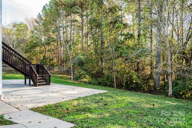 view of yard with a patio area