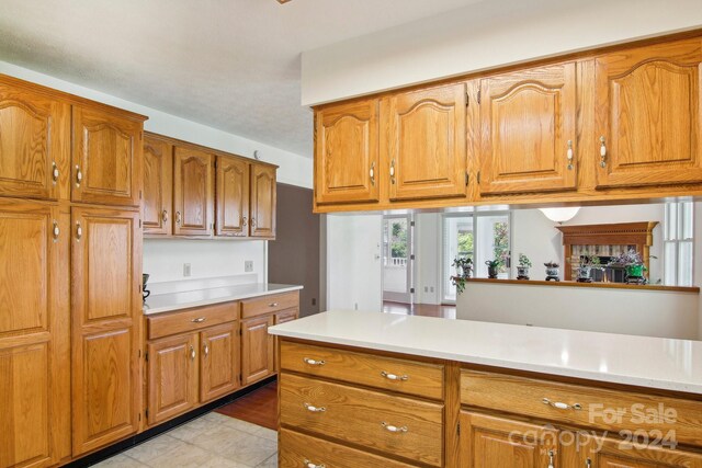 kitchen featuring light tile patterned floors