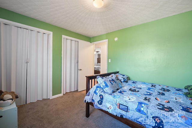 bedroom with carpet flooring