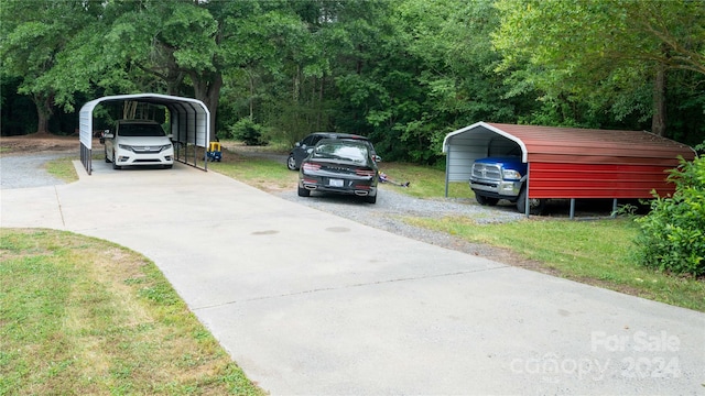 view of yard with a carport