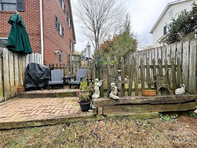 view of yard with a patio