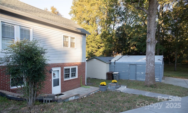 view of home's exterior