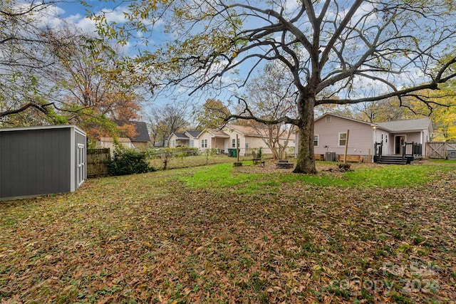 view of yard with a shed