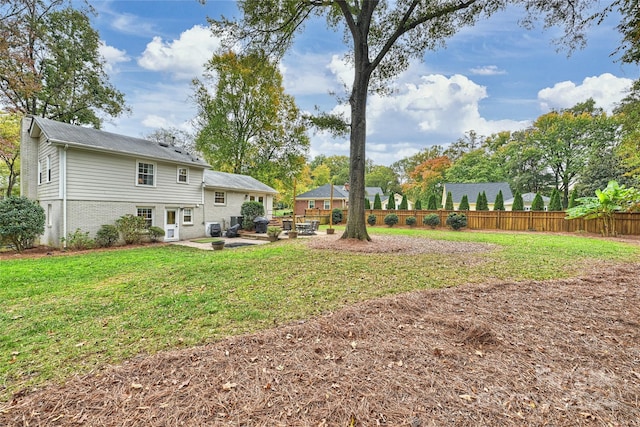 view of yard with a patio area