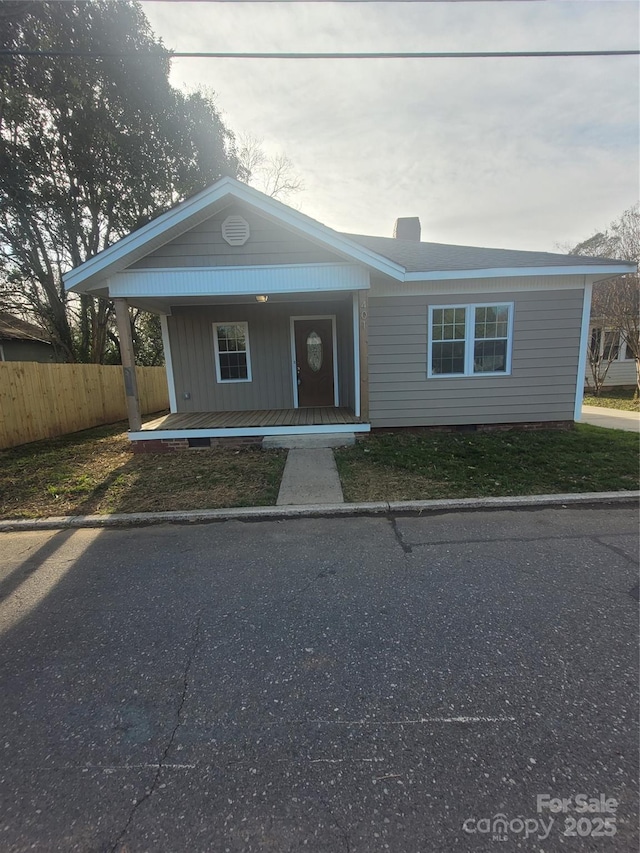 view of front facade with covered porch