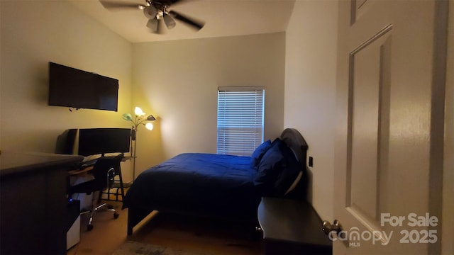 bedroom featuring a ceiling fan