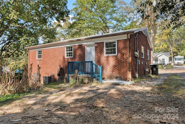 view of front of home featuring central AC