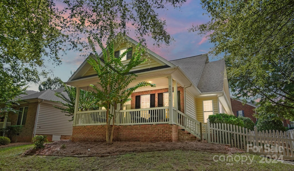 view of front facade featuring covered porch