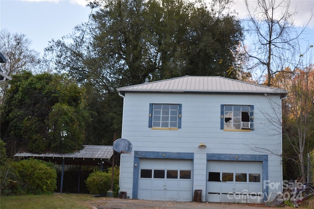 view of front of house featuring a garage