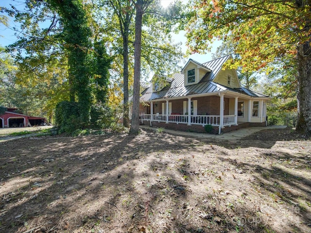 view of front of home featuring a porch