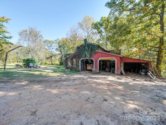 view of outbuilding