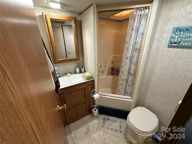 full bathroom featuring vanity, toilet, and shower / bath combo