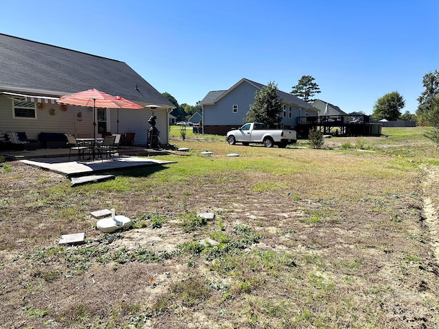 view of yard with a patio area