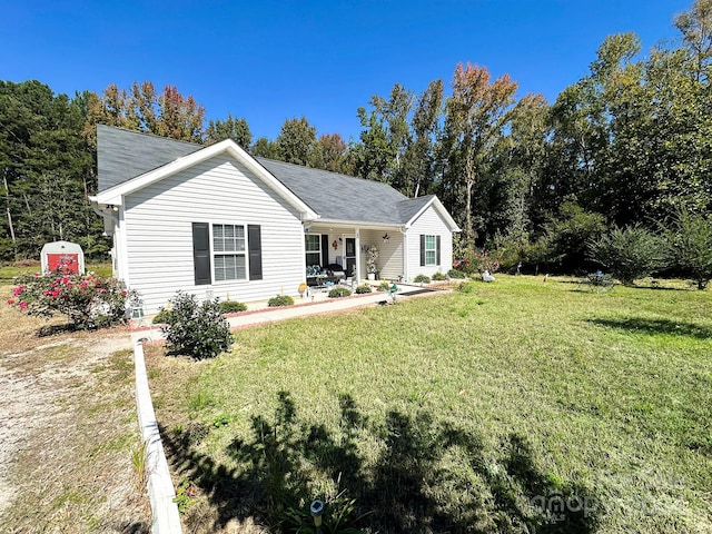 single story home with a front lawn