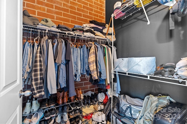 view of spacious closet