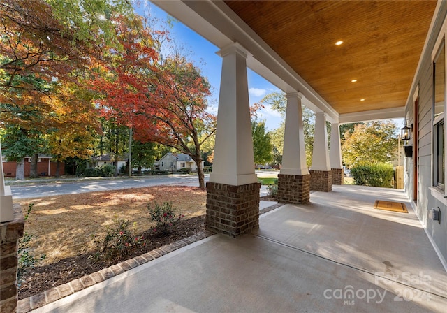 view of patio / terrace with covered porch