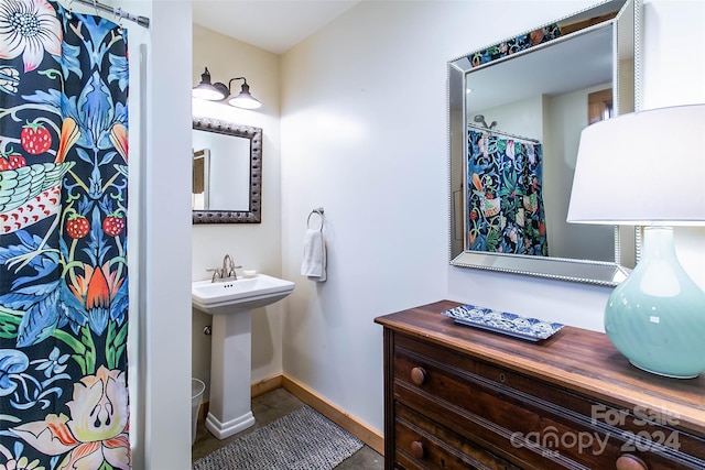 126 Bradley Ascent Ct, Hendersonville, NC 28792 - full bathroom featuring baseboards and a shower with shower curtain