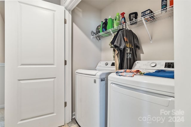 laundry room featuring independent washer and dryer