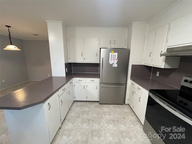 kitchen with kitchen peninsula, white cabinets, pendant lighting, crown molding, and stainless steel appliances