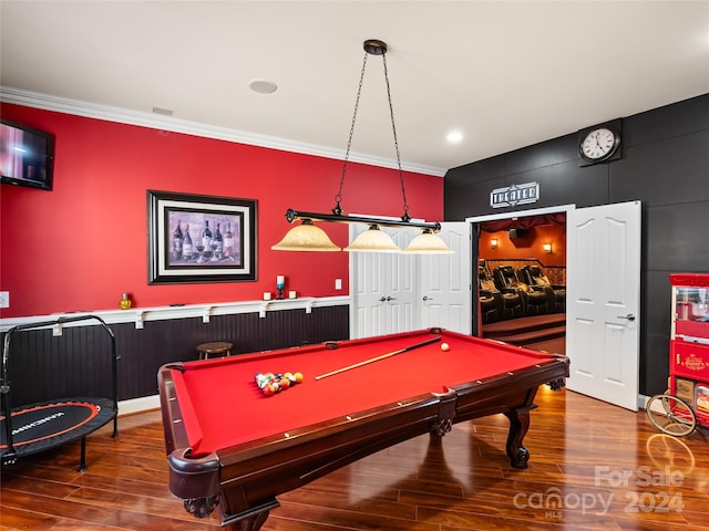 rec room with hardwood / wood-style flooring, crown molding, and pool table