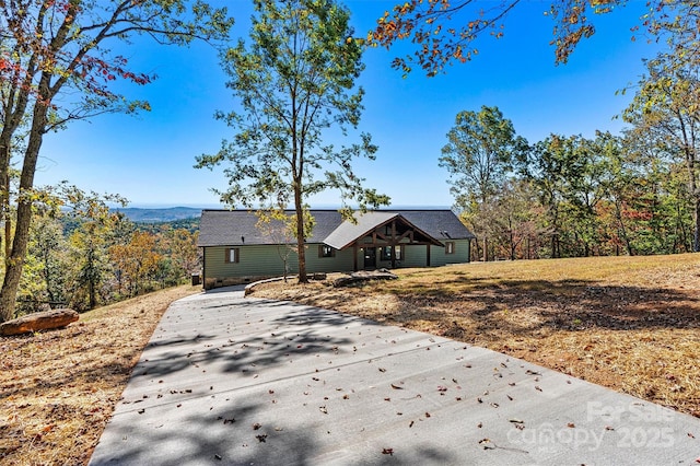 view of front of property