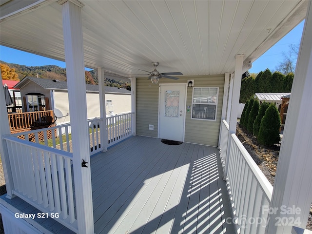 deck with ceiling fan