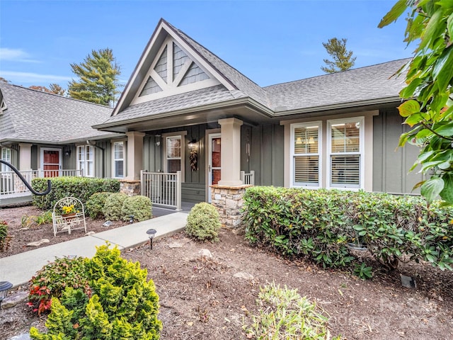 view of front of home with covered porch