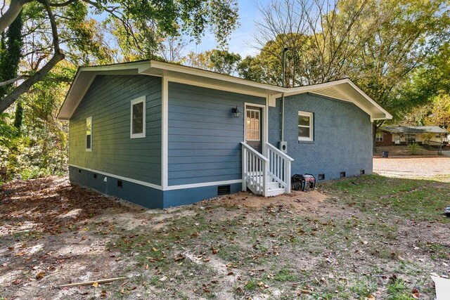 545 Shamel Ct, Winston Salem, NC 27105 - view of front of home featuring crawl space and entry steps