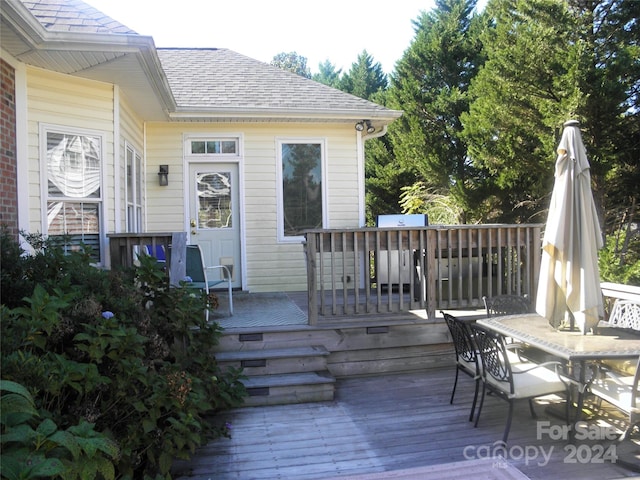 view of wooden deck