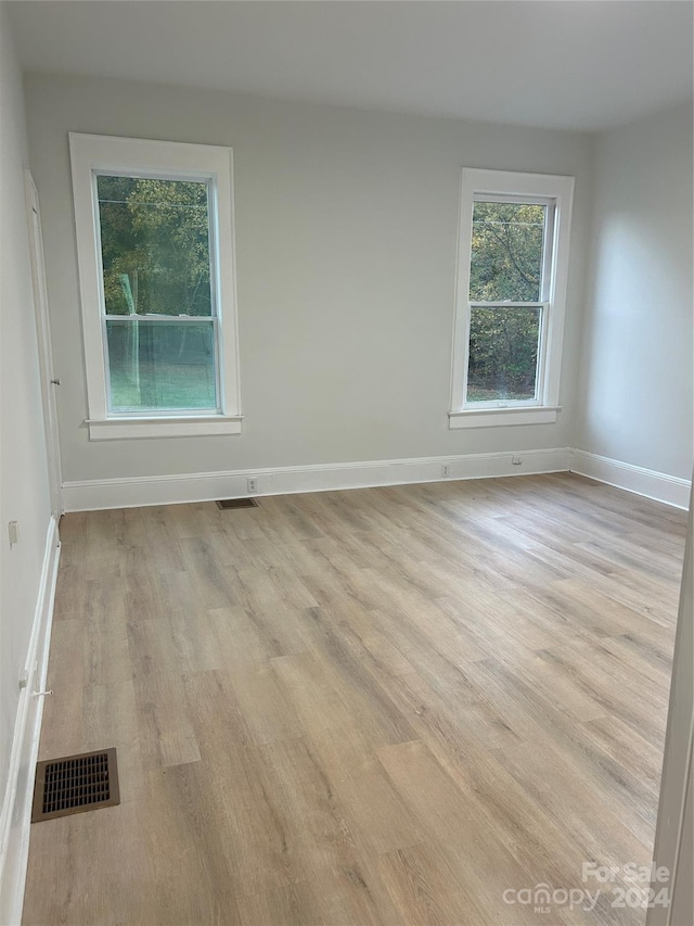 empty room featuring light hardwood / wood-style flooring