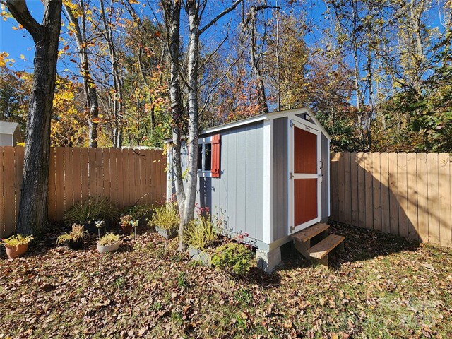 view of outbuilding