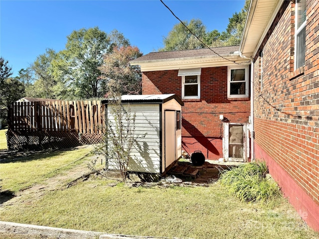 view of outdoor structure with a yard