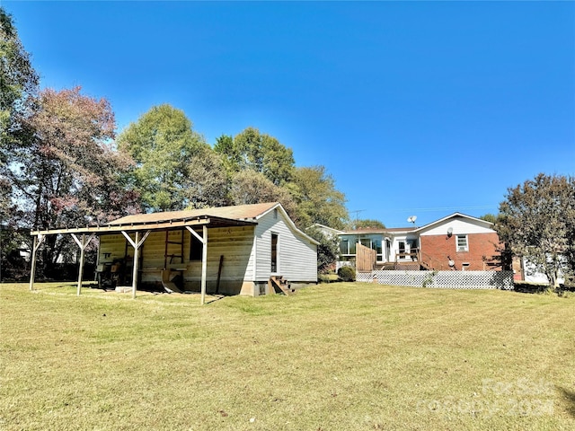 exterior space featuring a lawn