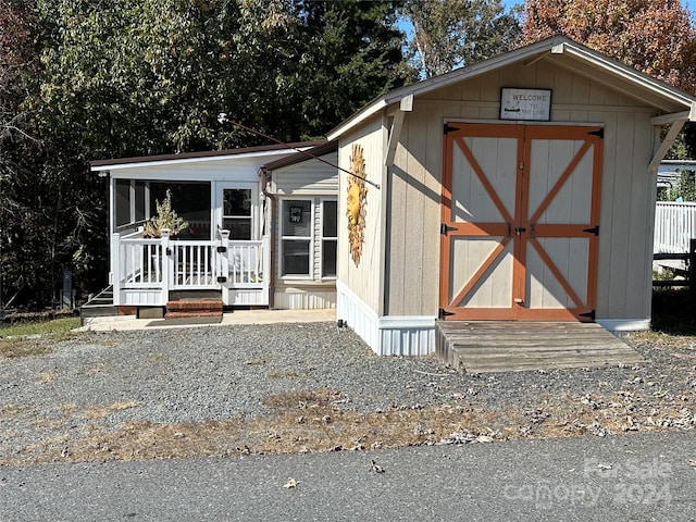 view of outbuilding