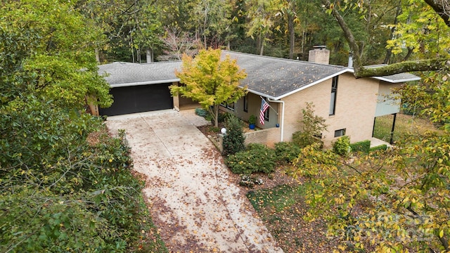 view of front facade with a garage