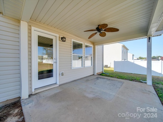 view of patio with ceiling fan