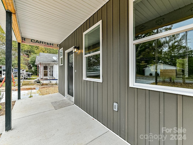 view of patio / terrace with covered porch