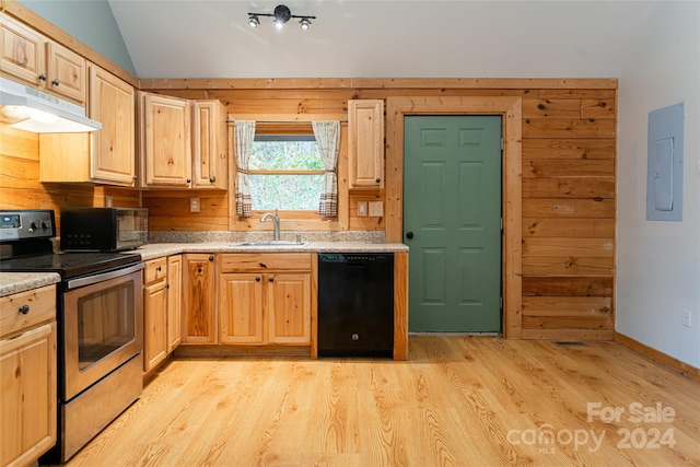 kitchen with light brown cabinets, lofted ceiling, light wood-type flooring, black appliances, and sink