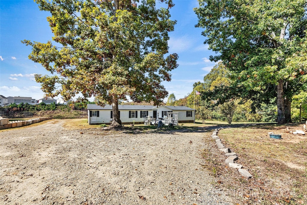 view of front of property