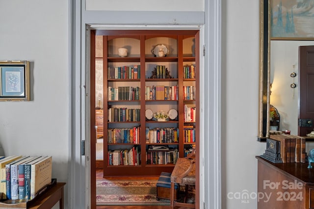 room details with hardwood / wood-style floors