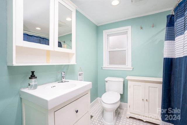 bathroom with tile patterned floors, toilet, a shower with curtain, crown molding, and vanity