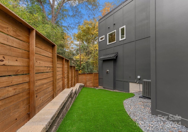 view of yard featuring cooling unit