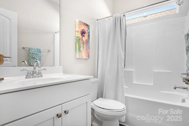 6296 Raven Rock Dr Unit 725, Denver, NC 28037 - bathroom with toilet, vanity, and shower / bathtub combination with curtain